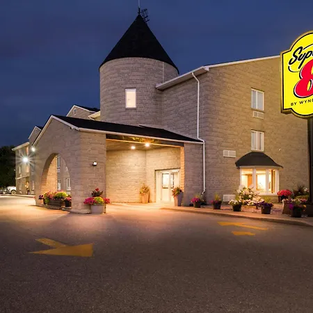 Super 8 By Wyndham North Bay-2