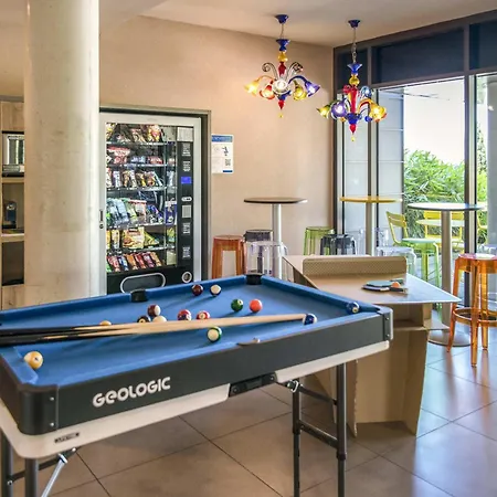 Ibis Budget Archamps Porte de Genève-3