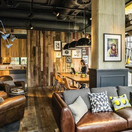 Novotel London Canary Wharf-2