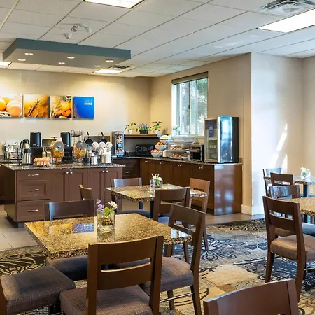 Comfort Inn & Suites Surrey-2