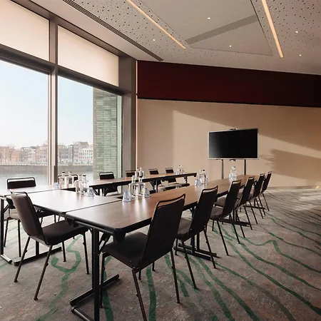 Doubletree By Hilton Amsterdam Centraal Station-2