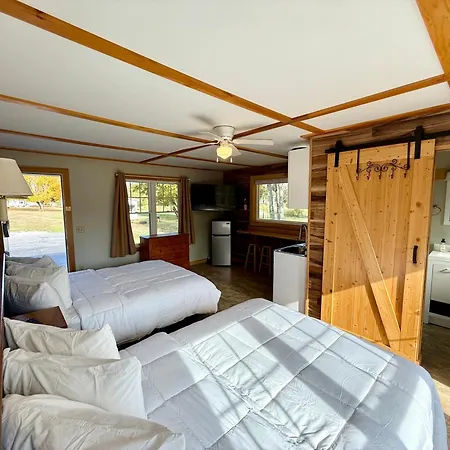 Eden Village Motel And Cottages-2