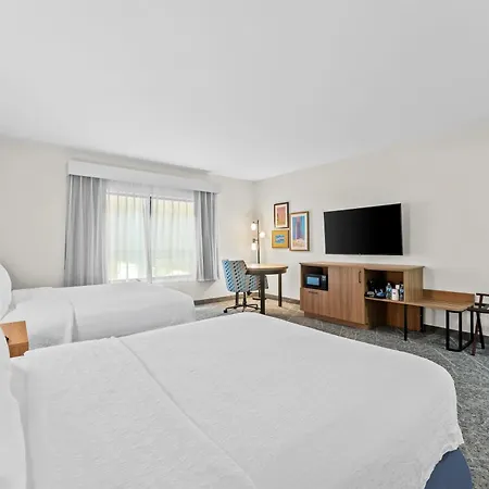 Hampton Inn & Suites Philadelphia/Bensalem-3