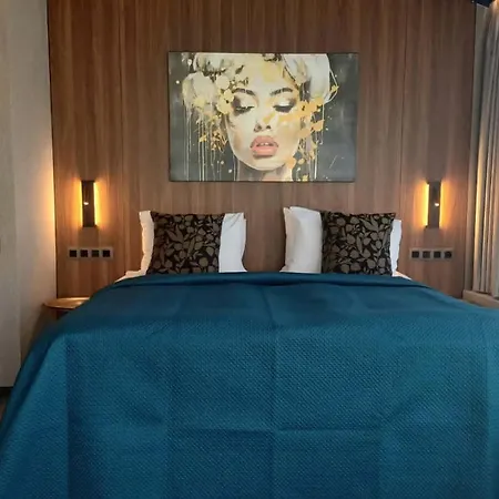 All Seasons Residence Design Hotel - Free Parking-3