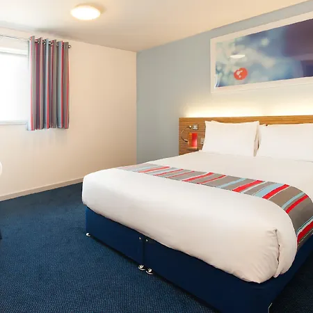 Travelodge Worthing Seafront-3
