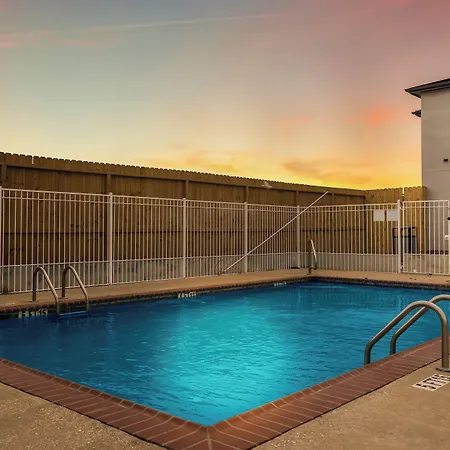 Red Roof Inn & Suites Lake Charles-3