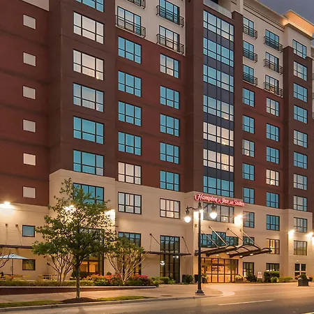Hampton Inn & Suites National Harbor-Newly Renovated-3