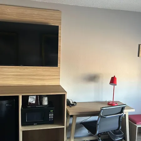 Super 8 By Wyndham Irving Dfw Airport/South-2