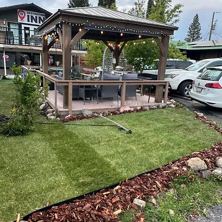 Destination Inn In The Heart Of The Village-3