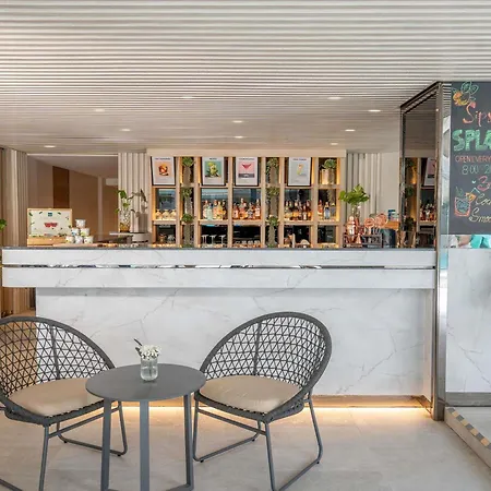 Novotel Living Bangkok Sukhumvit Legacy-3