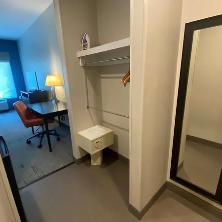 Holiday Inn Express & Suites Raleigh West - Lenovo Center By Ihg-3