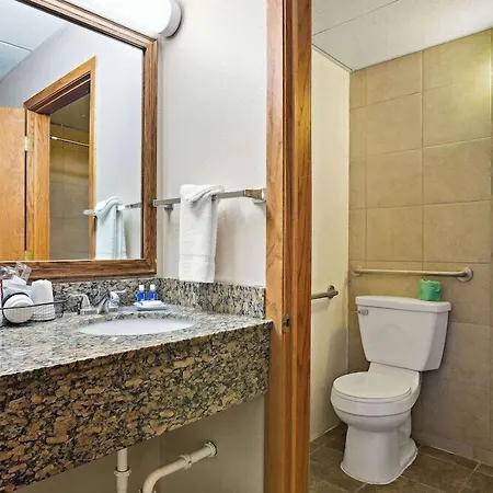 Rodeway Inn Mcpherson East-2