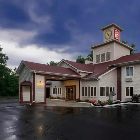 Red Roof Inn Clifton Park-3