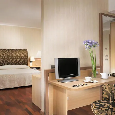 Poli Hotel-2