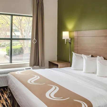 Quality Suites Lake Wright - Norfolk Airport-3