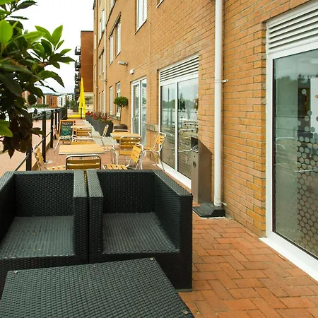 Holiday Inn Express Cardiff Bay By Ihg-2