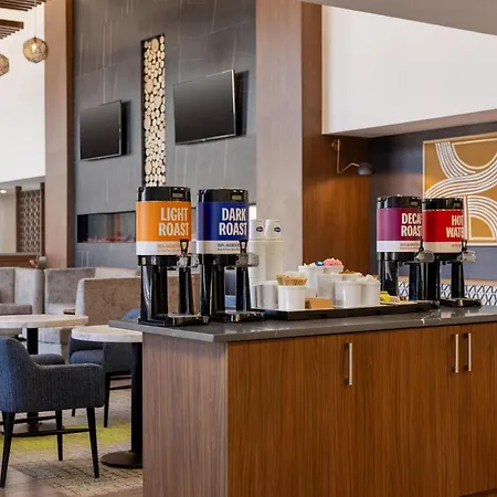 Hampton Inn & Suites By Hilton Windsor-3