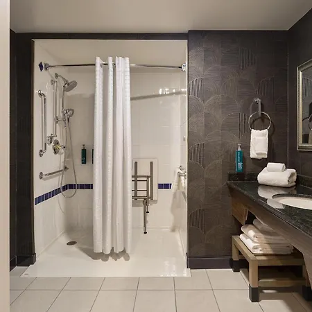 Doubletree By Hilton North Vancouver-2