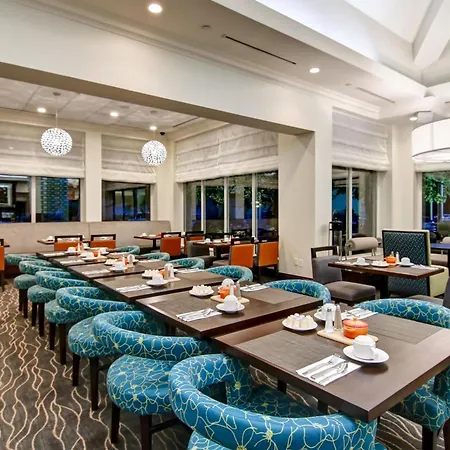 Hilton Garden Inn Toronto/Burlington-3