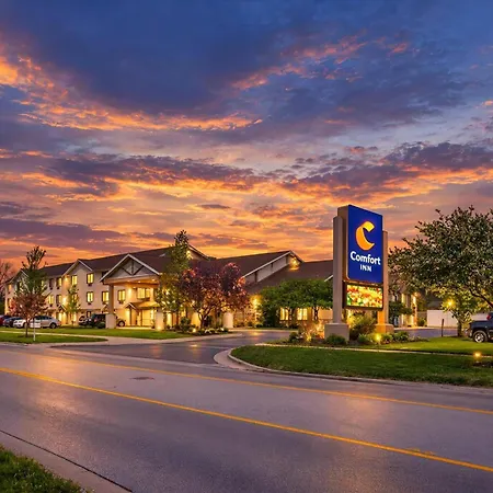 Comfort Inn Holland-3