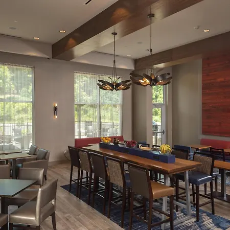 Hampton Inn & Suites-Asheville Biltmore Village, Nc-3