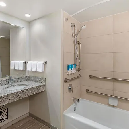 Drury Inn & Suites Birmingham Grandview-2