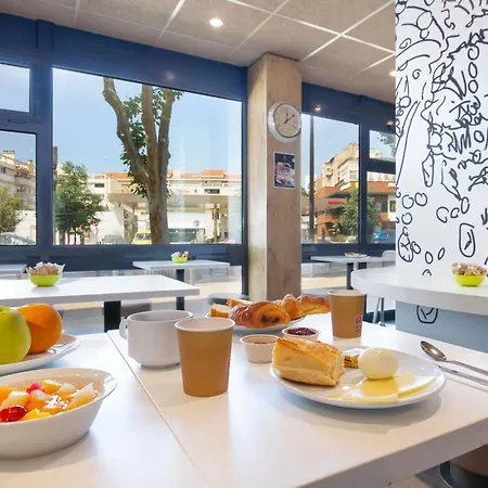 Ibis Budget Marseille Timone-2
