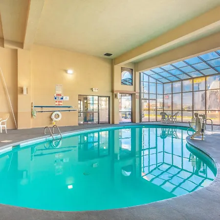 Econo Lodge & Suites Clarksville Near Governors Square Mall-3