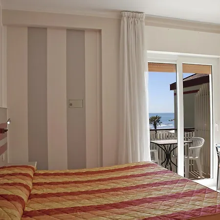 Hotel Righetto Fronte Mare-2