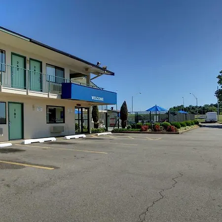 Rodeway Inn Fort Smith I-40-3
