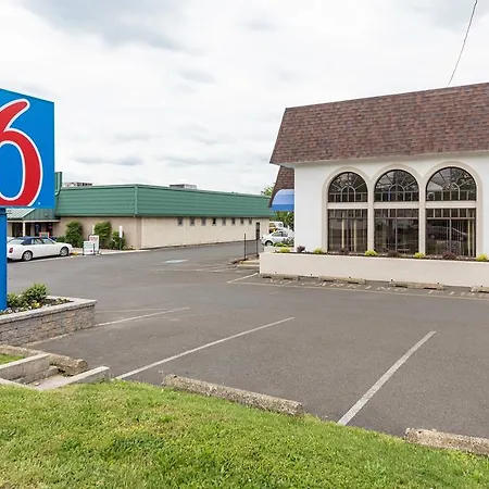 Motel 6-Warminster, Pa-2