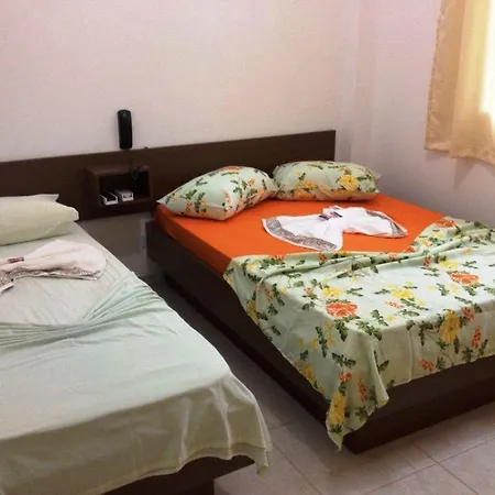 Hotel Sarandi-3