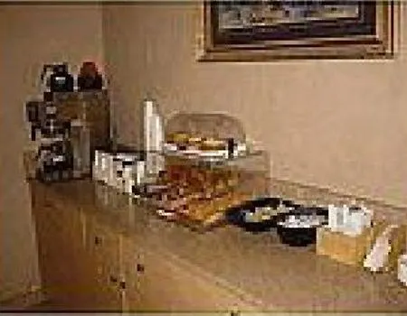 Kensington Inn - Howell-2