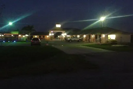Riviera Inn And Suites-2