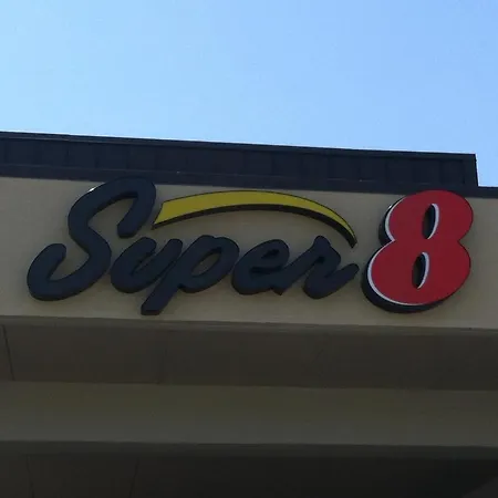 Super 8 By Wyndham Calhoun-3