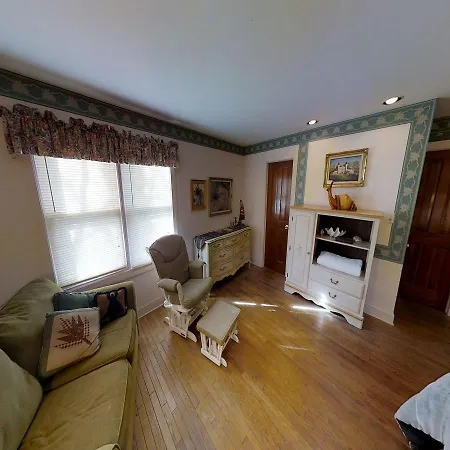 Dodgeton Creek Inn-3