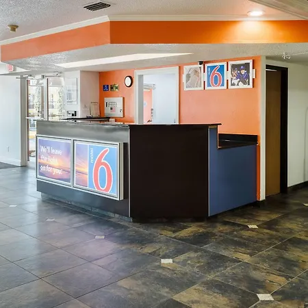 Motel 6-Mobile, Al-3