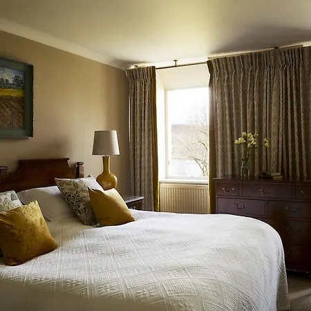 Kinloch Lodge Hotel And Restaurant-3