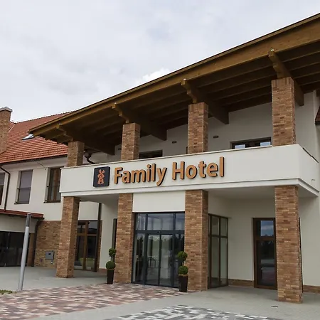Family-Hotel-2