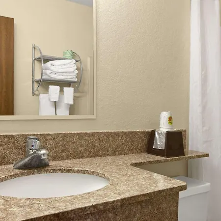 Quality Inn Jackson North-3