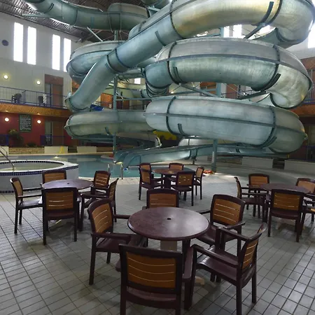 Tropical Inn - North Battleford-3