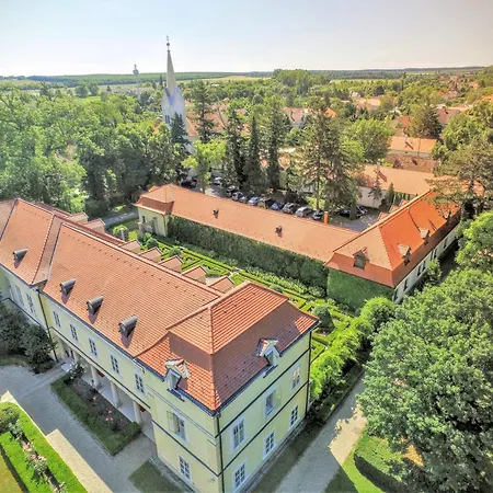 Szidonia Castle-3