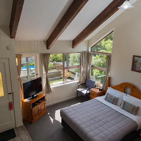 Howick Motor Lodge-2