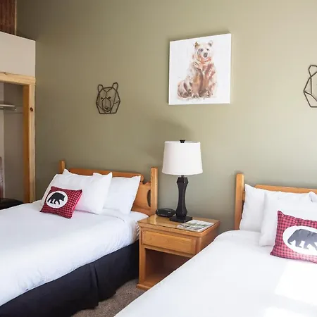 Arrowhead Mountain Lodge-2