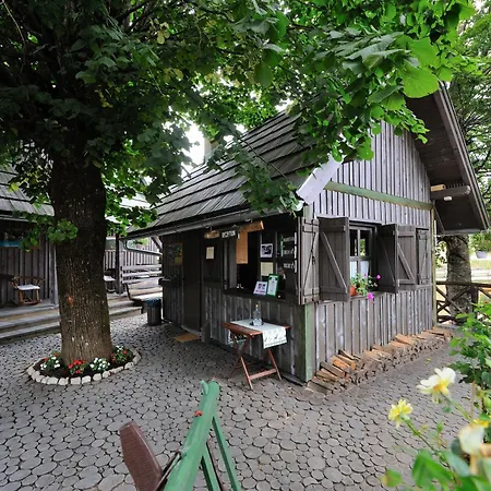 Plitvice Lakes Hotel Ethno Houses-3