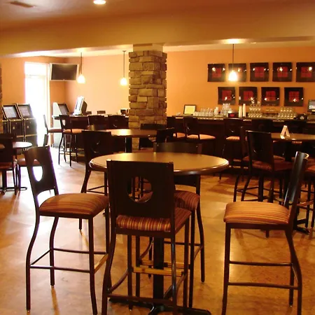 Crandon Inn & Suites-3