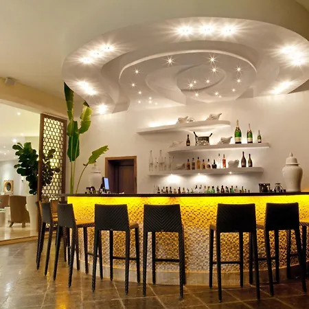 The Bannister Hotel & Yacht Club-2