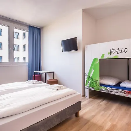 A&O Hostel Venezia Mestre-2