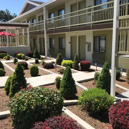 Airport Inn-2