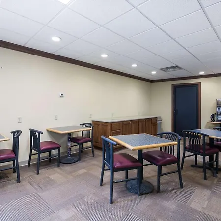 Badlands Inn & Suites-2